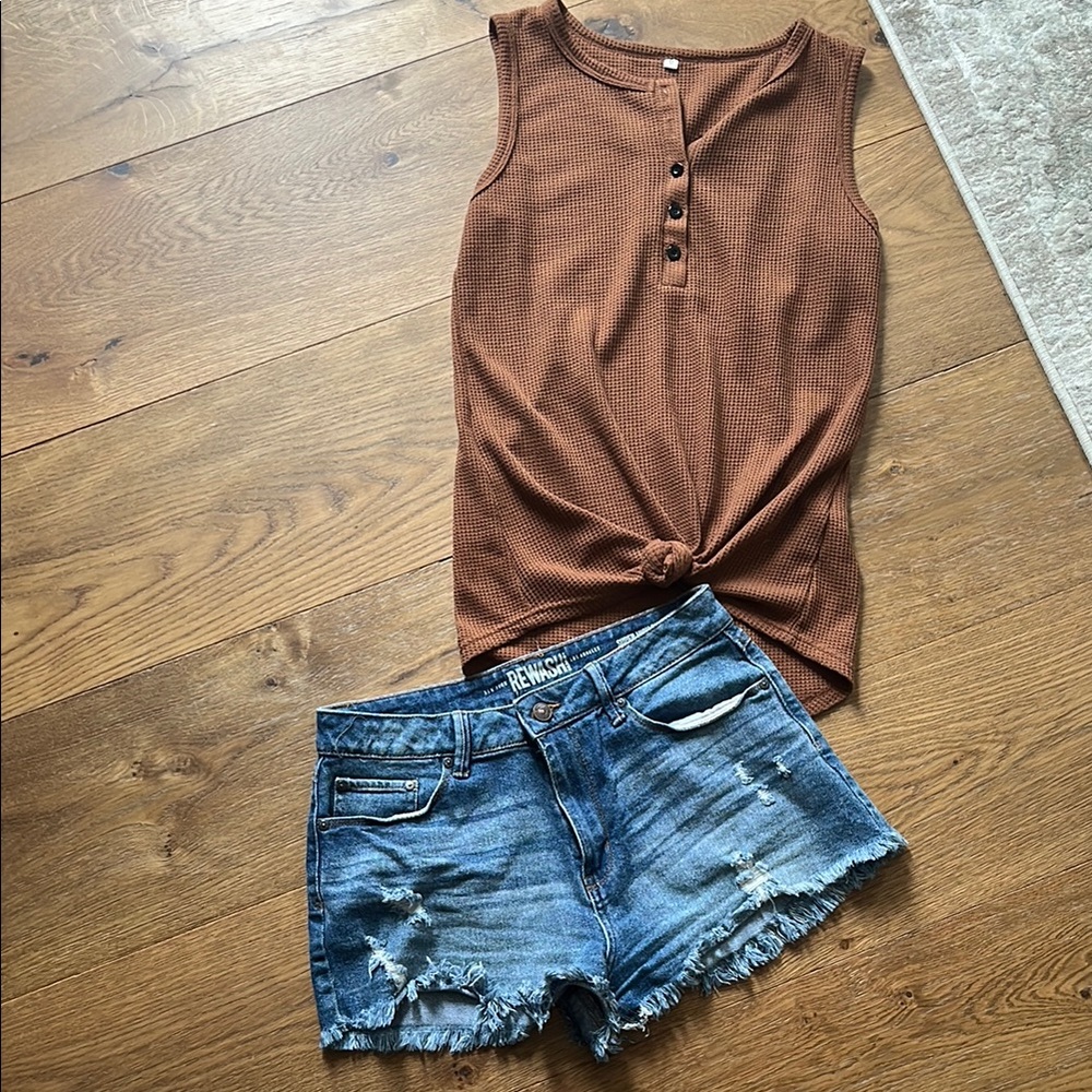*OUTFIT* Brown Sleeveless Button-Up Top with high rise cutoffs